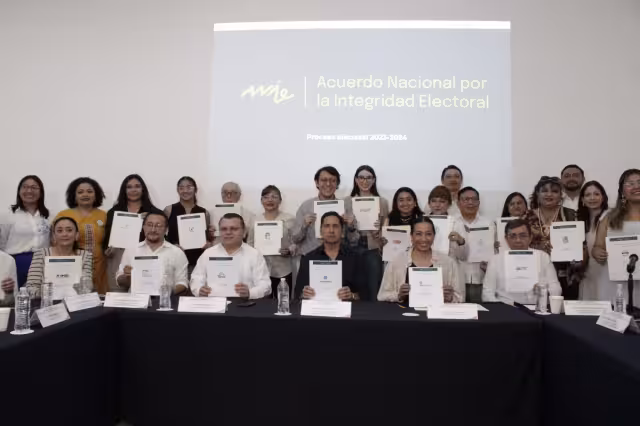 El acuerdo involucra a organismos civiles, incluyendo universidades, autoridades electorales y el sector empresarial yucateco