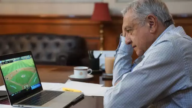 El mandatario señaló que "aquí vuela mucho la bola".
