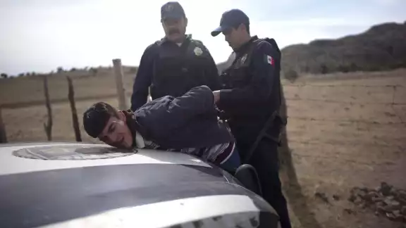Antes de ser actor, apoyaba a su papá en el negocio familiar, un pequeño taller de bicicletas ubicado en la zona centro de Canatlán, Durango