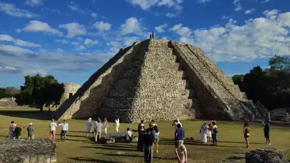 El solsticio de invierno ocurrió ayer, a las 16:47 horas y, al menos para la Yucatán, fue la noche más larga El solsticio de invierno ocurrió ayer, a las 16:47 horas y, al menos para la Yucatán, fue la noche más larga