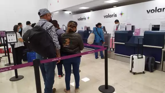 Los primeros vuelos fueron el 1110/1111) de la ruta México-Mérida-México de Viva Aerobús Los primeros vuelos fueron el 1110/1111) de la ruta México-Mérida-México de Viva Aerobús