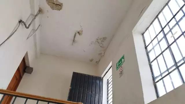 Empleados de la UADY manifestaron su preocupación ante las condiciones del inmueble por el peligro que representa a los alumnos