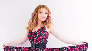 Cherry Ahava es una cantante y actriz mexicana