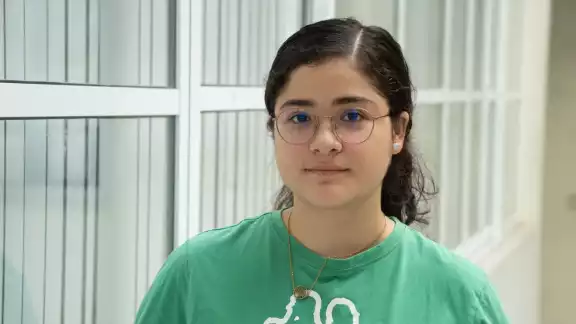 Dana Medina González, alumna de tercer grado de Secundaria, obtuvo la medalla de Bronce Dana Medina González, alumna de tercer grado de Secundaria, obtuvo la medalla de Bronce