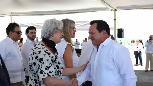 El gobernador Joaquín Díaz Mena presenta a embajadores de varios países proyectos clave para Yucatán