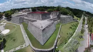 Construido en el siglo XVIII, específicamente en 1733, este fuerte fue edificado por orden del entonces gobernador de Yucatán