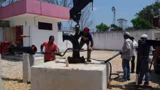 Otra posibilidad es que la estructura se rompa por la presión