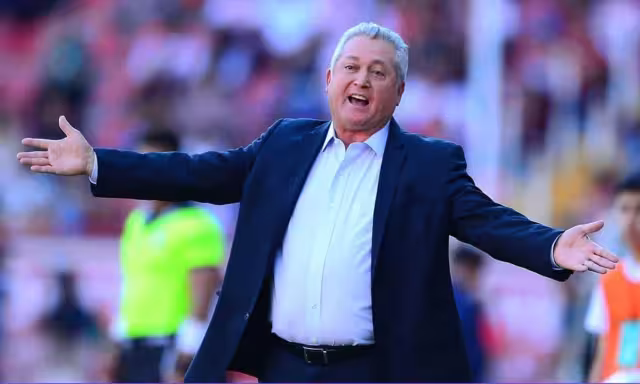 El ‘Rey Midas’ del futbol mexicano fue trasladado esta mañana a un hospital luego de sentirse mal durante el entrenamiento del equipo.