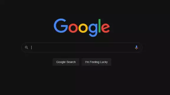 A partir de hoy, Google ha comenzado a notificar que "El modo oscuro ya está disponible" A partir de hoy, Google ha comenzado a notificar que "El modo oscuro ya está disponible"