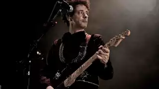 Gustavo Adrián Cerati nació en Buenos Aires, Argentina, el 11 de agosto de 1959 y falleció el 4 de septiembre de 2014
