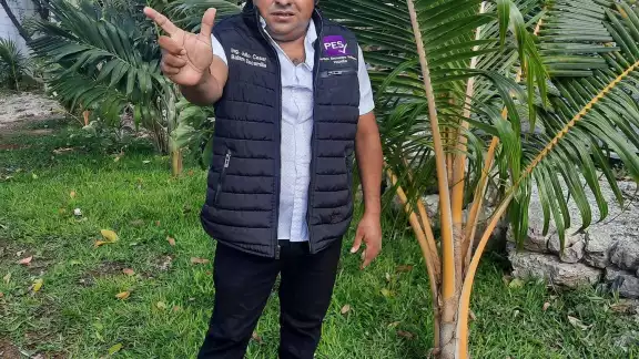 Ciudadanos aseguran que el candidato del PES cobró hasta tres mil pesos por supuestos pozos Ciudadanos aseguran que el candidato del PES cobró hasta tres mil pesos por supuestos pozos