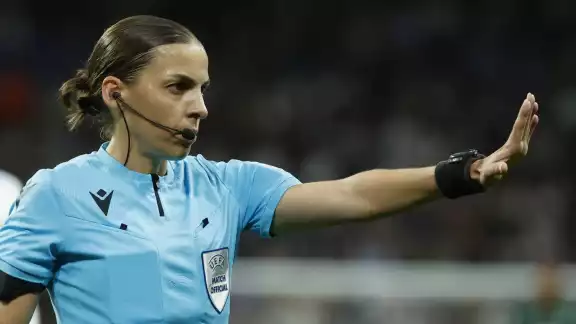 Stéphanie Frappart es considerada la mejor árbitro del mundo Stéphanie Frappart es considerada la mejor árbitro del mundo