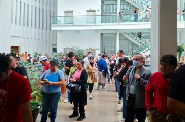 Desde la 1 am se registran llegadas de pacientes esperando a alcanzar ficha y así ser atendidos