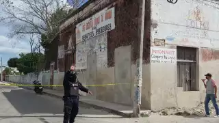 Policías de Hunucmá cerraron la calle para evitar el paso de los curiosos