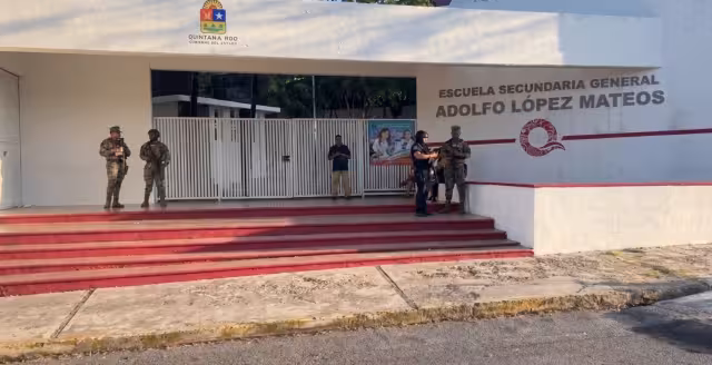 Autoridades vigilan el ingreso a la secundaria en Chetumal