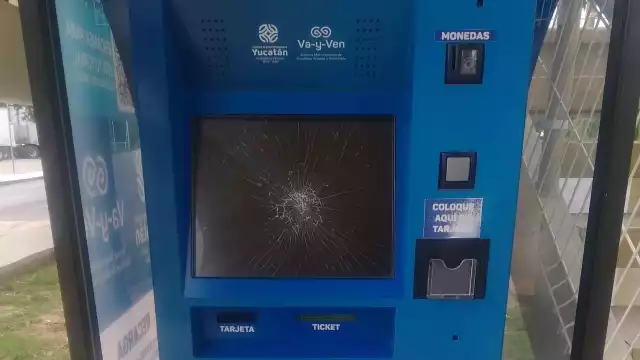 La pantalla del cajero en la ruta ISSSTE Susulá fue dañado