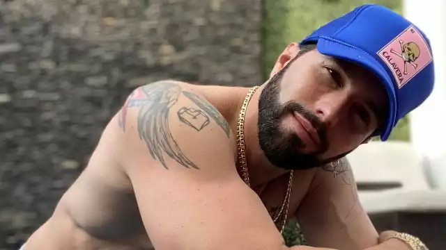 Poncho De Nigris le echa leña al fuego y ataca a Christian Nodal sobre comentarios que le hizo J Balvin
