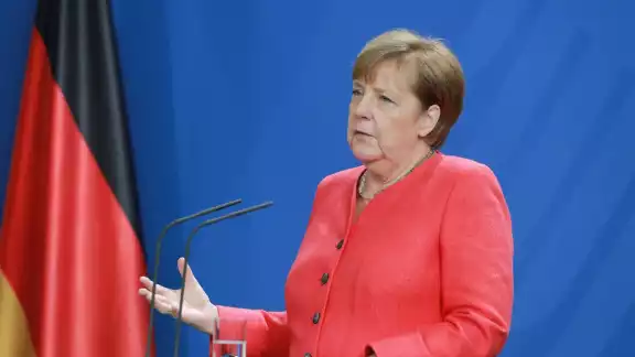 Angela Merkel, recibió en Berlín la primera dosis de la vacuna de AstraZeneca contra COVID-19. Angela Merkel, recibió en Berlín la primera dosis de la vacuna de AstraZeneca contra COVID-19.