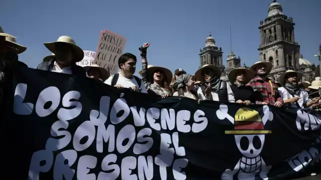 Marcha de la generación Z en el Zócalo de la CDMX