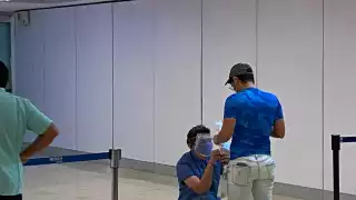 Momento cuando un yucateco recibe la propuesta de matrimonio en Houston, Texas