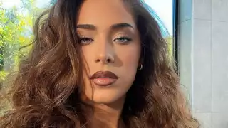 Mediante a sus redes sociales, la cantante publicó el video