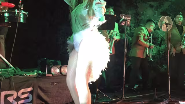 La cantante Heidy Infante fue atacada en un show en el mercado Escuadrón 201