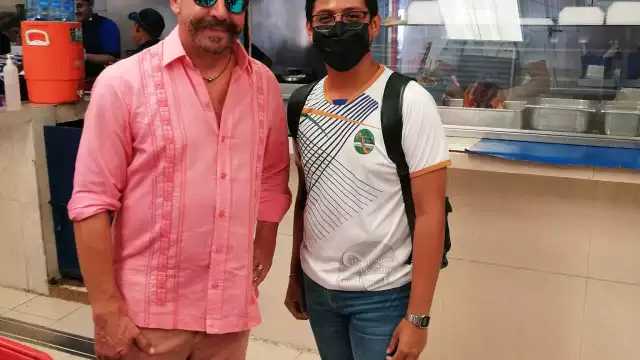 El Chef Benito estuvo en el local La Lupita donde grabó algunos aspectos