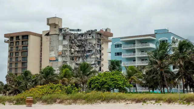 Colapsa un edificio Miami Beach, 51 personas están desaparecidas
