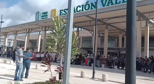 Los maestros avanzan con sus protestas al Oriente de Yucatán