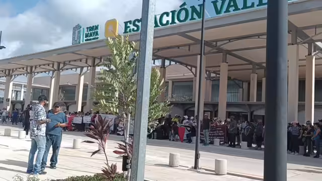 Los maestros avanzan con sus protestas al Oriente de Yucatán