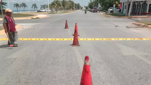 Instalan dos nuevos topes en puntos clave de Campeche.