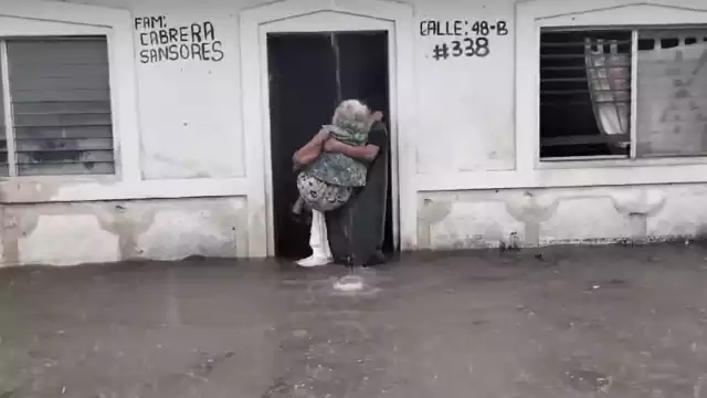 La casa de la abuelita se había inundado debido a las lluvias