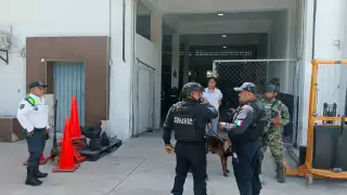 Aseguran posible narcótico en paquetería 