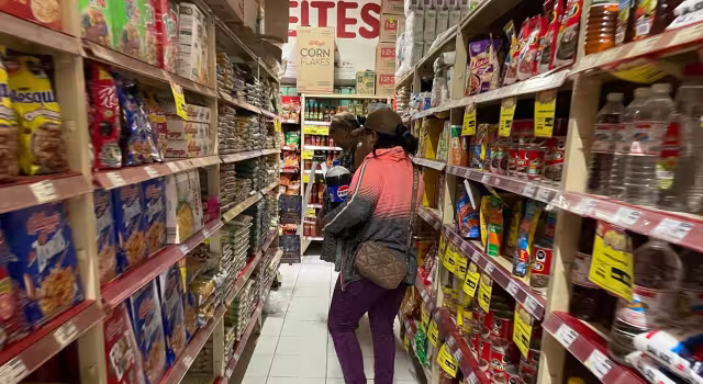 Tiendas resienten calor y apagones en Yucatán