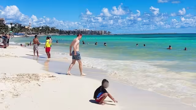 Debido al alto costo de los productos que venden en los litorales, muchos prefieren acudir con sus alimentos y bebidas