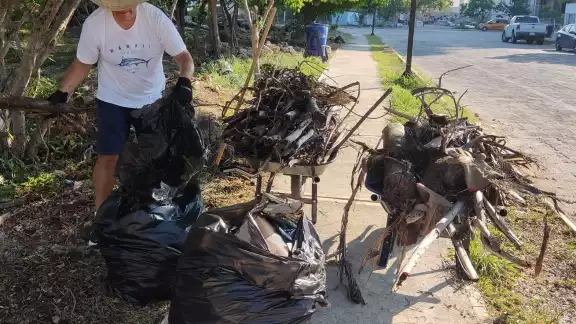 Renán Barrera habría contratado una empresa privada para limpiar el parque de Altabrisa