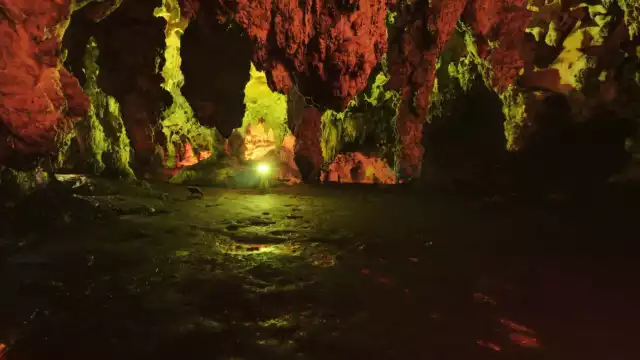 Loltún son las grutas más grandes de Yucatán