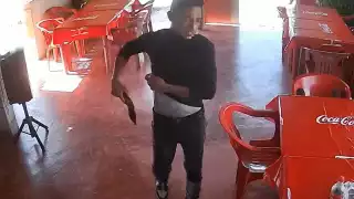 El asaltante murió de una herida de bala que le causó un derrame interno