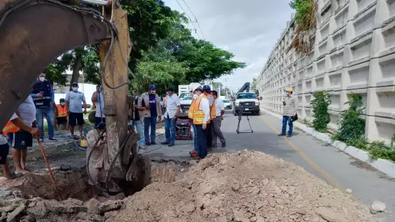 Los trabajos se realizan sobre la carretera Mérida-Umán sobre la salida de incorporación al km 0+100 del periférico de Mérida Los trabajos se realizan sobre la carretera Mérida-Umán sobre la salida de incorporación al km 0+100 del periférico de Mérida