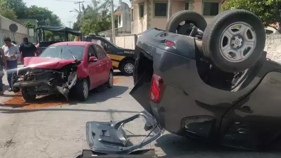 Ninguno de los implicados en el accidente en Mérida resultó herido Ninguno de los implicados en el accidente en Mérida resultó herido