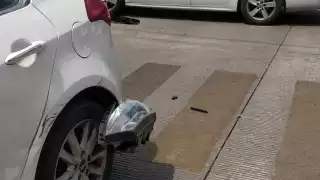 Peritos de tránsito arribaron al lugar para evaluar los daños