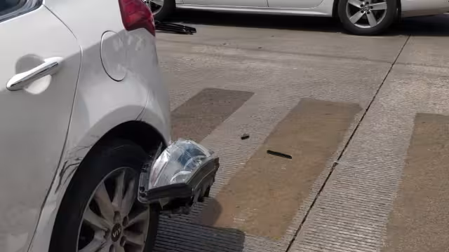 Peritos de tránsito arribaron al lugar para evaluar los daños