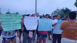 La molestia fue justificada al señalar que otras comunidades, como Akumal, recibieron beneficios, pese a ser invasores