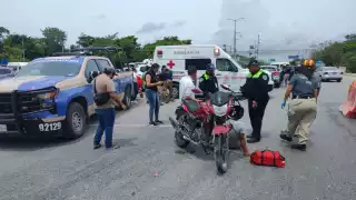 El motociclista registró una actitud irregular, aparentemente sufrió una crisis nerviosa o alguna otra de reacción por el accidente