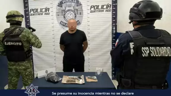 Un hombre originario de Colima fue detenido en posesión de arma de fuego en Playa del Carmen
Un hombre originario de Colima fue detenido en posesión de arma de fuego en Playa del Carmen