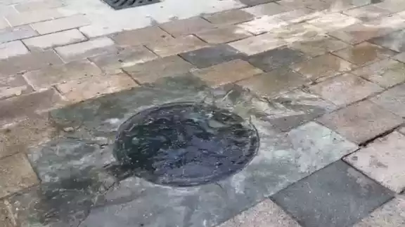 También tienen un atraso en las obras de reubicación de los cárcamos en la zona federal marítimo-terrestre