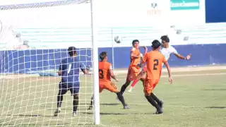 Pioneros Juniors de Cancún obtuvieron la victoria ante los Tigrillos del Deportivo Chetumal con un marcador de 2-1
