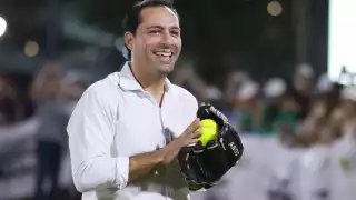 Mauricio Vila inauguró la segunda edición de la Liga del Cambio de Softbol Femenil