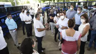 Mauricio Vila Dosal entregó mobiliario escolar para 14 escuelas de nivel básico de la capital yucateca