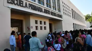 Campeche: Padres amenazan con bloquear una escuela por irregularidades de la Directora